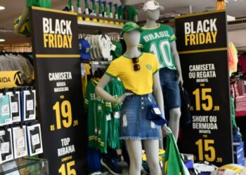 Copa e Black Friday puxam intenção de compras da Capital que é a maior desde 2020