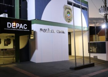Dupla é presa em Gol quadrado em perseguição da PM, após vender drogas no Zé Pereira