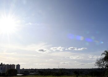 Terça-feira com ar abafado, sol e chuvas de verão em Mato Grosso do Sul