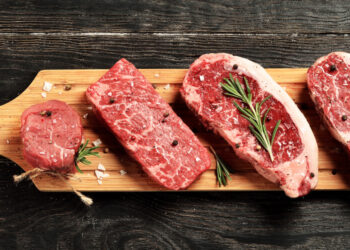 Cerca de 85% dos trabalhadores pretendem adquirir carnes para a ceia de Natal, aponta pesquisa