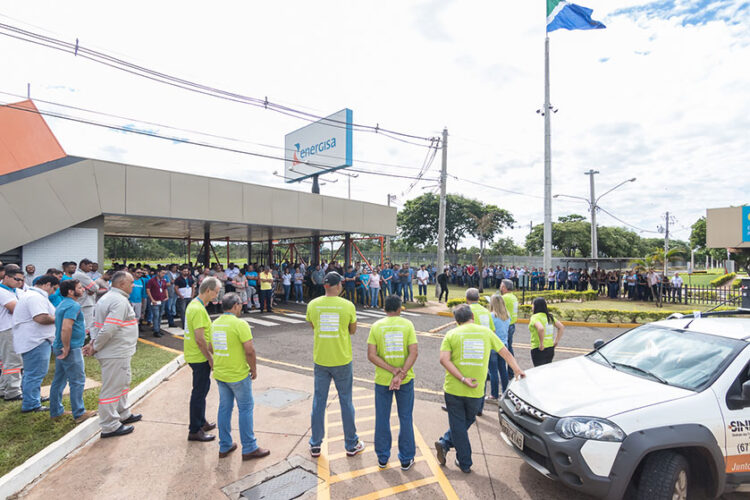 Livro resgata história do setor elétrico e da luta dos eletricitários em MS