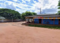 Homem é morto em bar, entre suspeitos pela morte, 1 mulher que deu a arma ao atirador