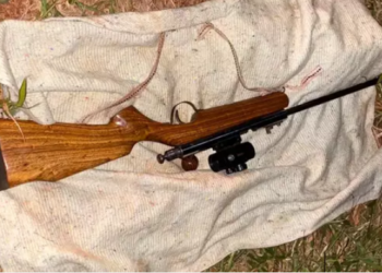 Polícia vai atender ocorrência de acidente e encontra morto com tiro no peito