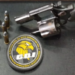 Polícia prende 1 por tráfico de drogas e outro por posse ilegal de arma de fogo na Capital