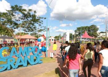 Crianças das unidades de acolhimento da Prefeitura tem tarde de diversão e alegria na Cidade do Natal