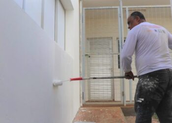 Frentes de serviços de reparo e manutenção preventiva avançam por unidades de saúde