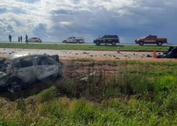 Colisão entre 2 carros na BR-163 mata 6 pessoas, 5 delas carbonizadas, em acesso à Sonora