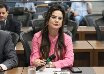 Mulheres fazem campanha  pela eleição de Mara Caseiro como presidente da Assembleia Legislativa