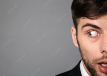 Homem é preso, após câmeras flagrarem ele se masturbando entre empresa e carros