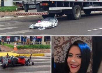 Jovem motociclista de 22 anos morre atropelada por caminhão em cruzamento
