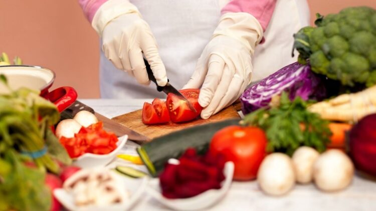 Matrícula para primeiras turmas do ano de curso de manipulação de alimentos será na quarta