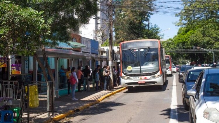 Transporte volta ao normal e prefeita garante que tarifa será menor do que exigida pelo Consórcio