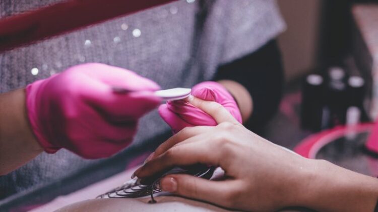 Prefeitura está com inscrições abertas para curso de manicure e pedicure