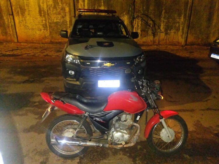 Com moto roubada, menor mostra arma pro Batalhão do Choque e acaba morto em confronto