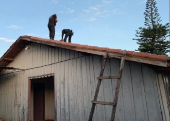 Traficante internacional é preso pela PF se escondendo em telhado de casa em MS