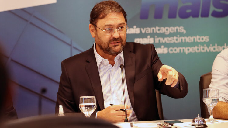 Para Longen, manutenção da Taxa Selic em 13,75% é preocupante para setor empresarial