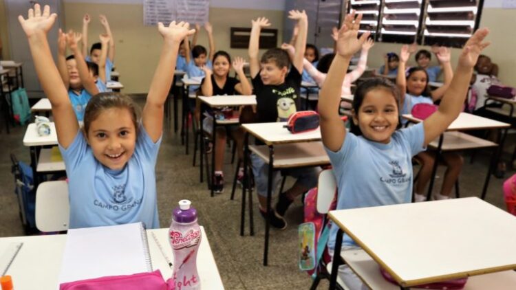 Escolas estão preparadas para receber mais de 100 mil alunos na Capital