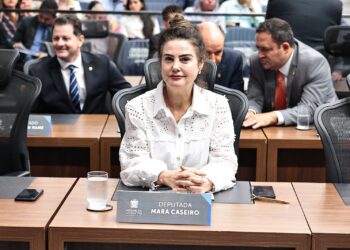 Deputada volta a defender retomada da carga horária de 6h dos servidores estaduais