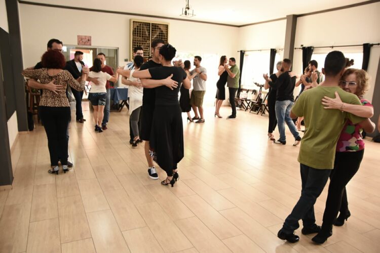Espaço de fomento ao tango na Capital completa um ano