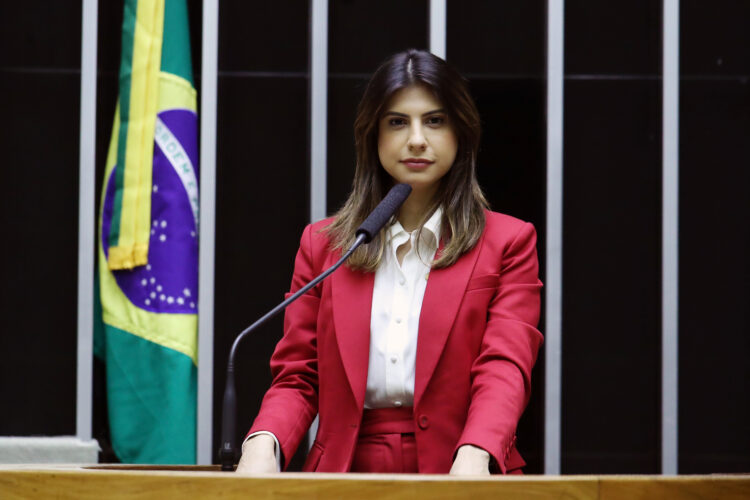 Camila Jara assume a vice-liderança do PT na Câmara dos Deputados