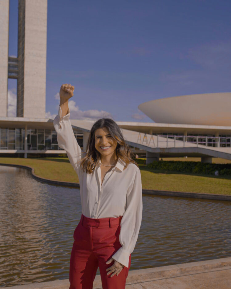 Camila Jara assume como deputada federal representando minorias e pautas ambientais