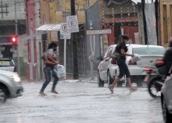 Domingo tem previsão de chuva em todas as regiões do Estado