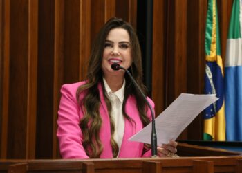 Em discurso, Mara Caseiro defende a independência entre os poderes e união contra a violência