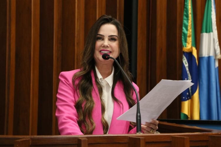Em discurso, Mara Caseiro defende a independência entre os poderes e união contra a violência