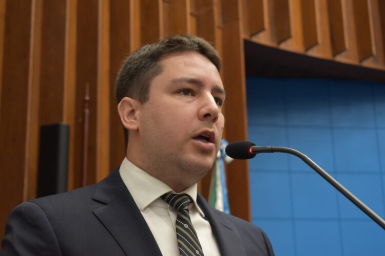 Deputado João Henrique cobra do governo acesso às informações sobre benefícios fiscais