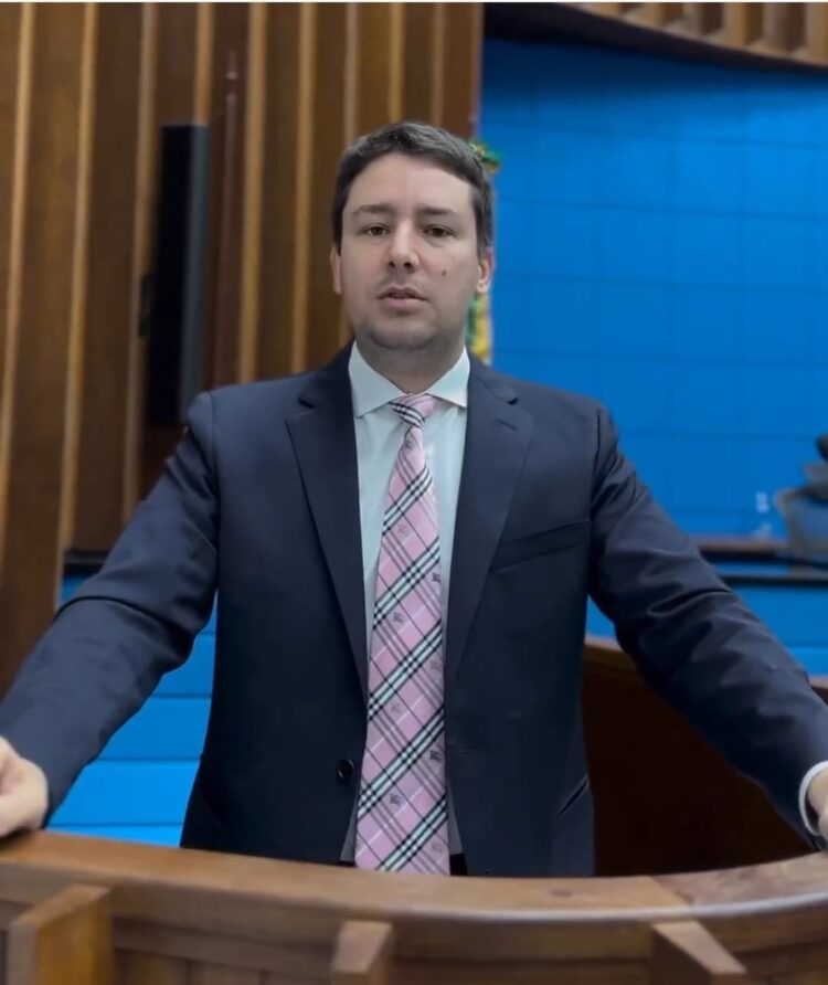 Deputado faz alerta sobre a violência do “Carnaval Vermelho”