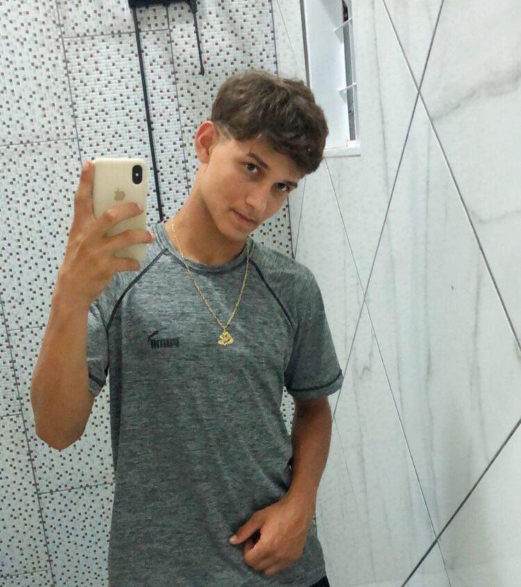 Jovem de 18 anos morre no hospital, após colidir moto contra poste em Dourados