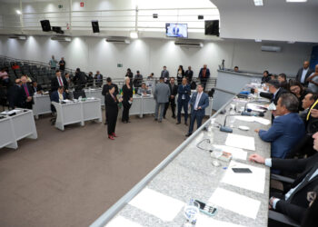 Vereadores aprovam seis projetos na primeira sessão ordinária de 2023