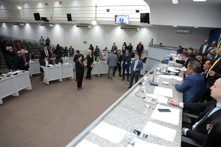 Vereadores aprovam seis projetos na primeira sessão ordinária de 2023