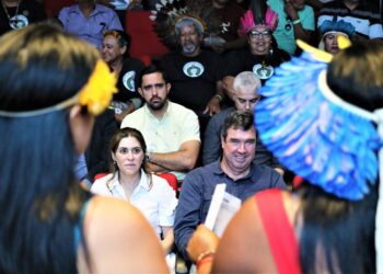 Para ouvir demandas e expandir atendimento, Governo do Estado realiza encontro dos povos indígenas