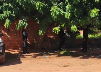 Corpo queimando em meio ao mato é encontrado no Santa Emília