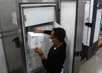 SES realiza nesta sexta-feira entrega de vacinas contra a Covid-19 aos municípios