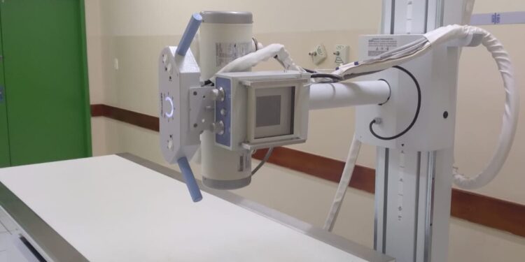 A partir de indicação de vereador, Executivo entrega raio-x novo à UPA Moreninha