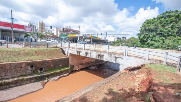 Prefeitura monitora e fiscaliza pontes sobre córregos da Capital