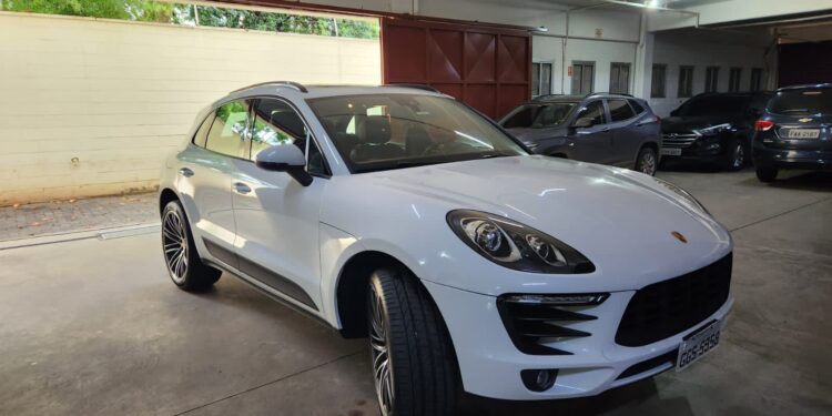 Quadrilha que fraudava tributação da sucata de alumínio ostentava mansões e carros de luxo