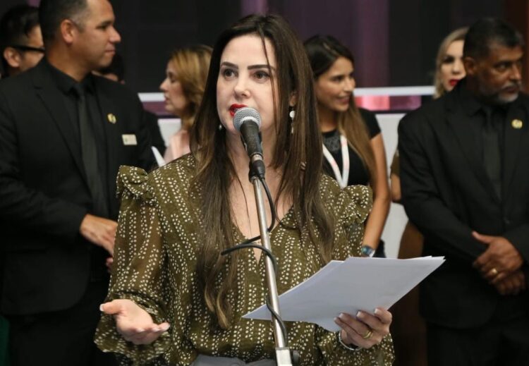 Para evitar crimes, Mara Caseiro pede a instalação de detector de metais em órgãos públicos