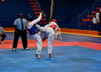 Atletas e técnicos representam MS em disputa nacional de taekwondo no RJ