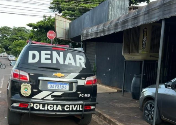 Conveniência é usada como fachada para venda de drogas e polícia descobre “rapidinho”