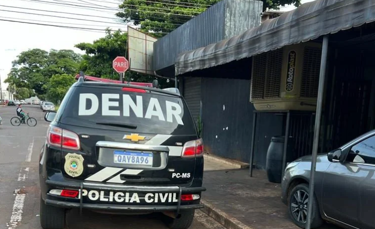 Conveniência é usada como fachada para venda de drogas e polícia descobre “rapidinho”