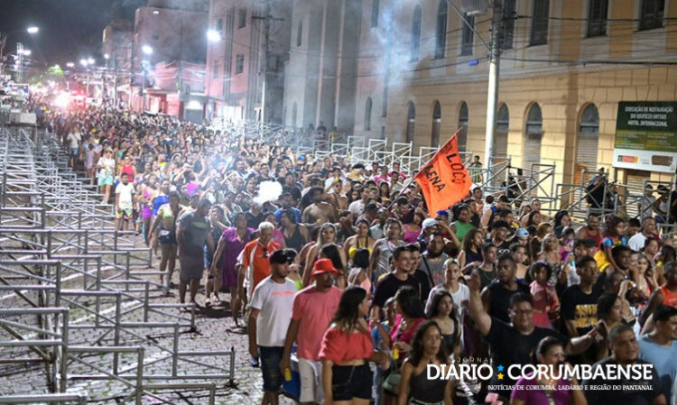 “Sou atrevido, sou garanhão…”: Lotada, Corumbá é invadida pelo bloco Cibalena