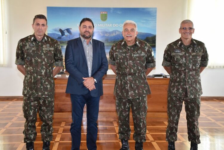 Presidente da Fiems estreita laços institucionais com o Comando Militar do Oeste