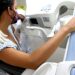 Com agendamento facilitado, mulheres saem com data da mamografia nas mãos na Capital