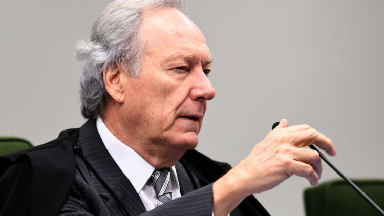 Lewandowski encerra três ações contra Lula que estavam suspensas