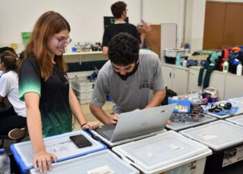 Alunos da Escola Sesi criam projetos sobre energia limpa e consumo consciente