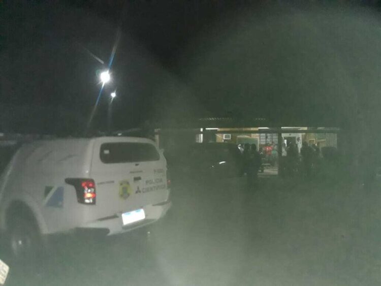 Comerciante é morto com 4 tiros na frente da esposa e do filho pequeno