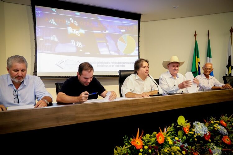Associação dos prefeitos e ex-prefeitos de MS aprova contas de 2022 em assembleia